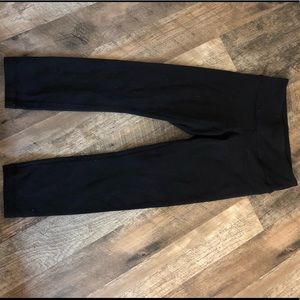 Lululemon size 2 black cropped leggings